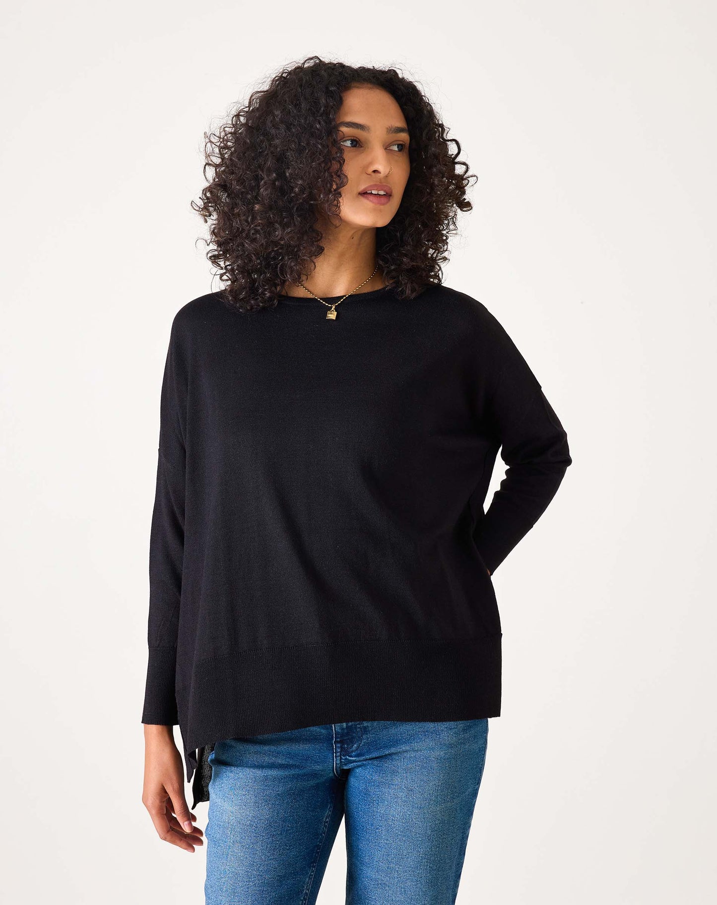 Amour Sweater - Black with Gold Heart