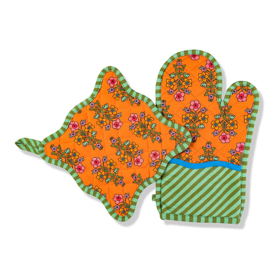 Orange Pattern Pot Holder and Mitt Set