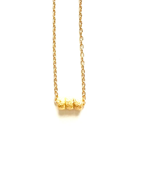 Tres Gold Stardust Necklace